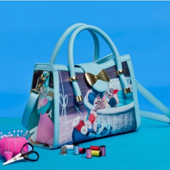 Disney Loungefly Cinderella Princess Scenes Light Baby Blue Crossbody NWT - Picture 6 of 6
